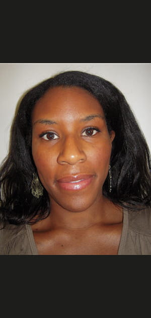 Du blush dor&eacute; iris&eacute; pour sculpter le visage de Lucile