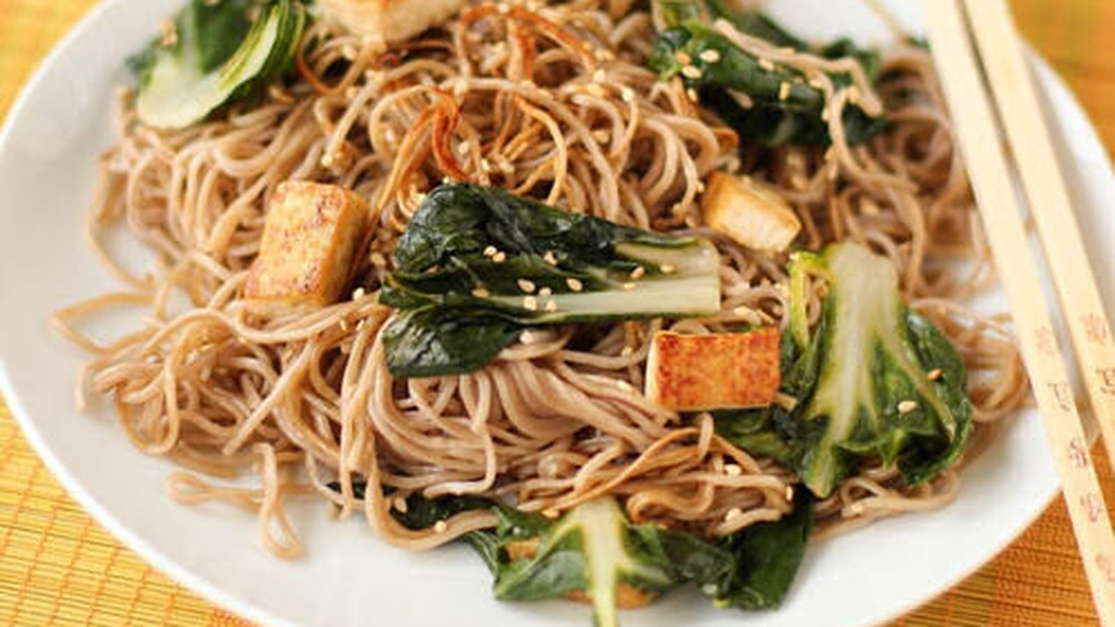 Nouilles soba aux blettes et au tofu
