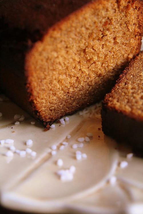 Gâteau moelleux aux épices et au miel