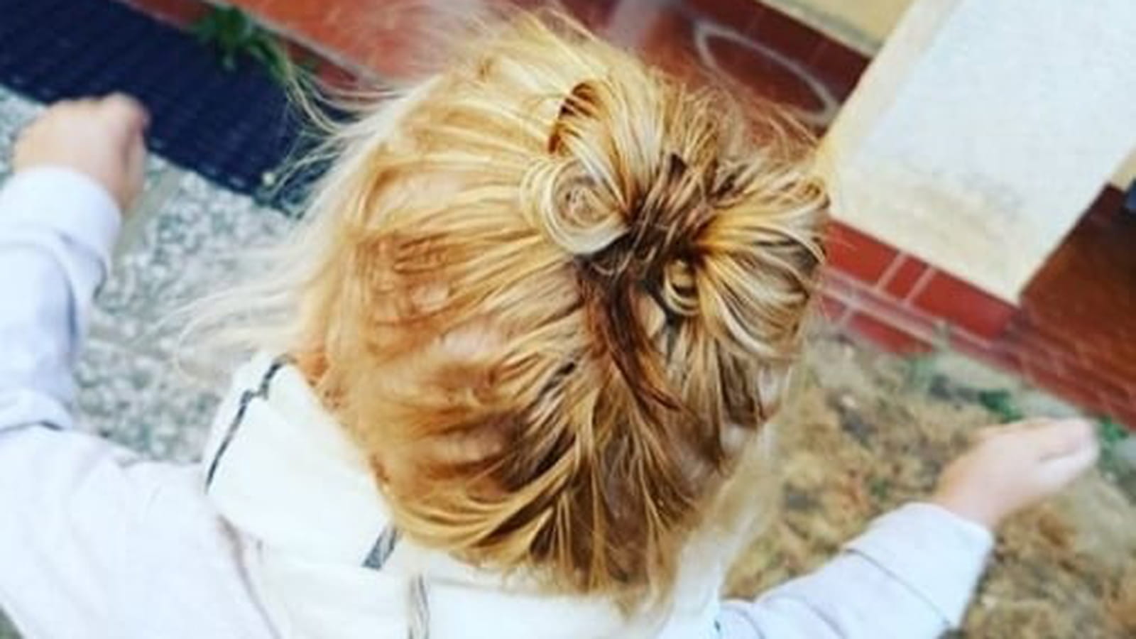 Une coiffure papillon