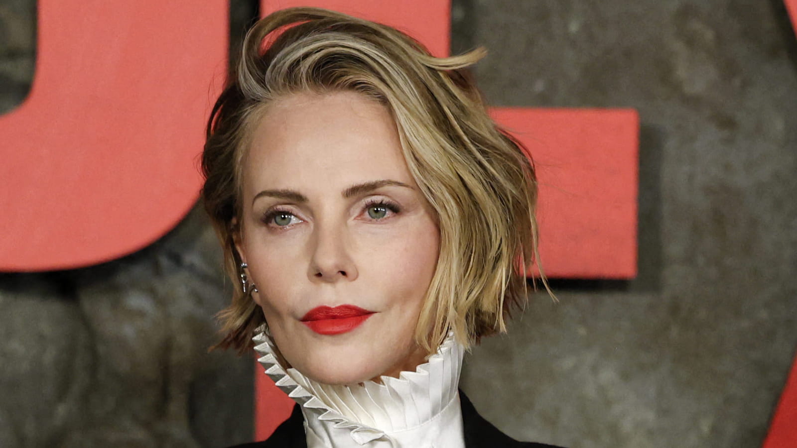 Les stars qui ont grandi avec des parents violents