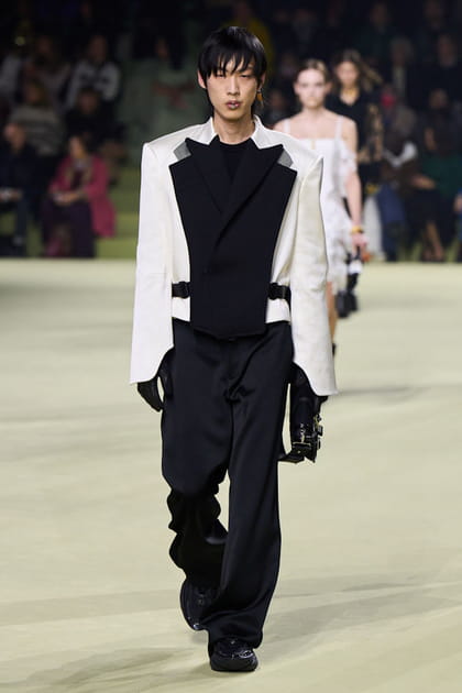 Look 65&nbsp;du d&eacute;fil&eacute; Balmain