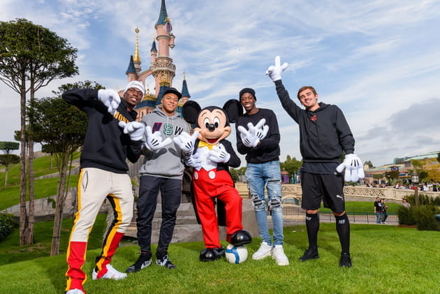 Les Bleus s'&eacute;clatent avec Mickey