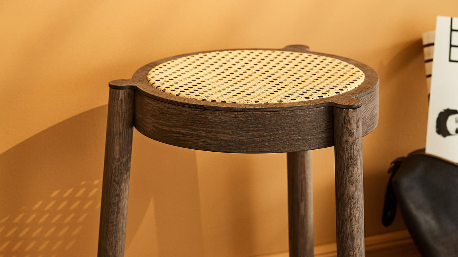 Tabouret assise cannée 