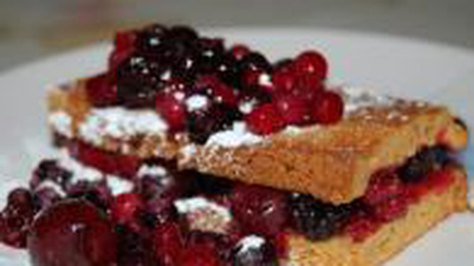 Croque au pain d'épice et aux fruits rouges