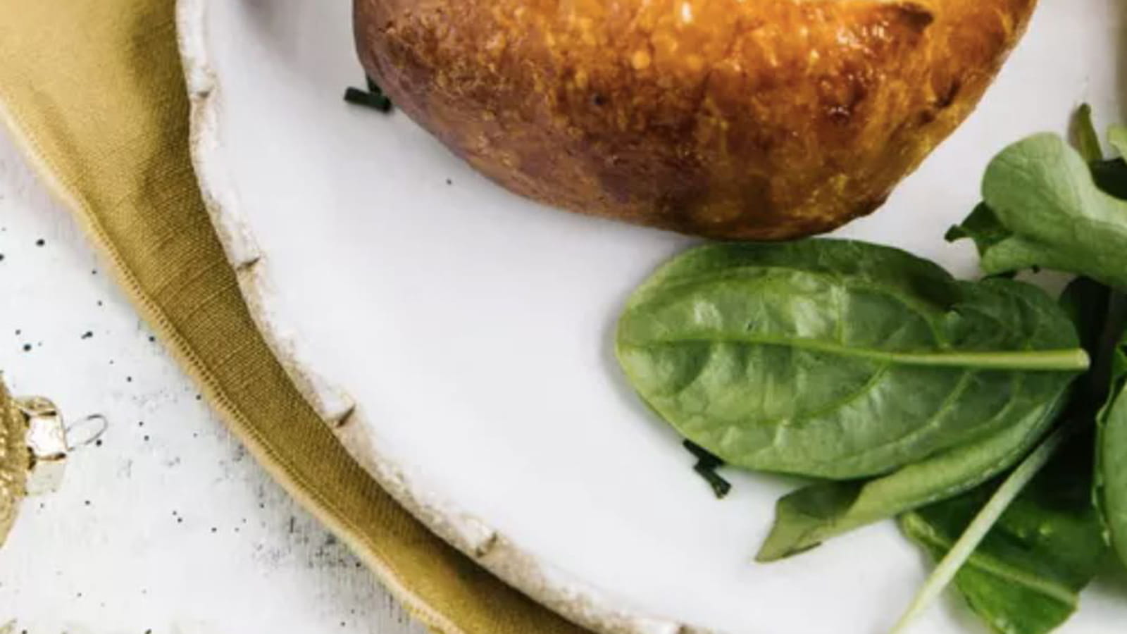 Oeufs en cocotte en brioche, crème et truffes