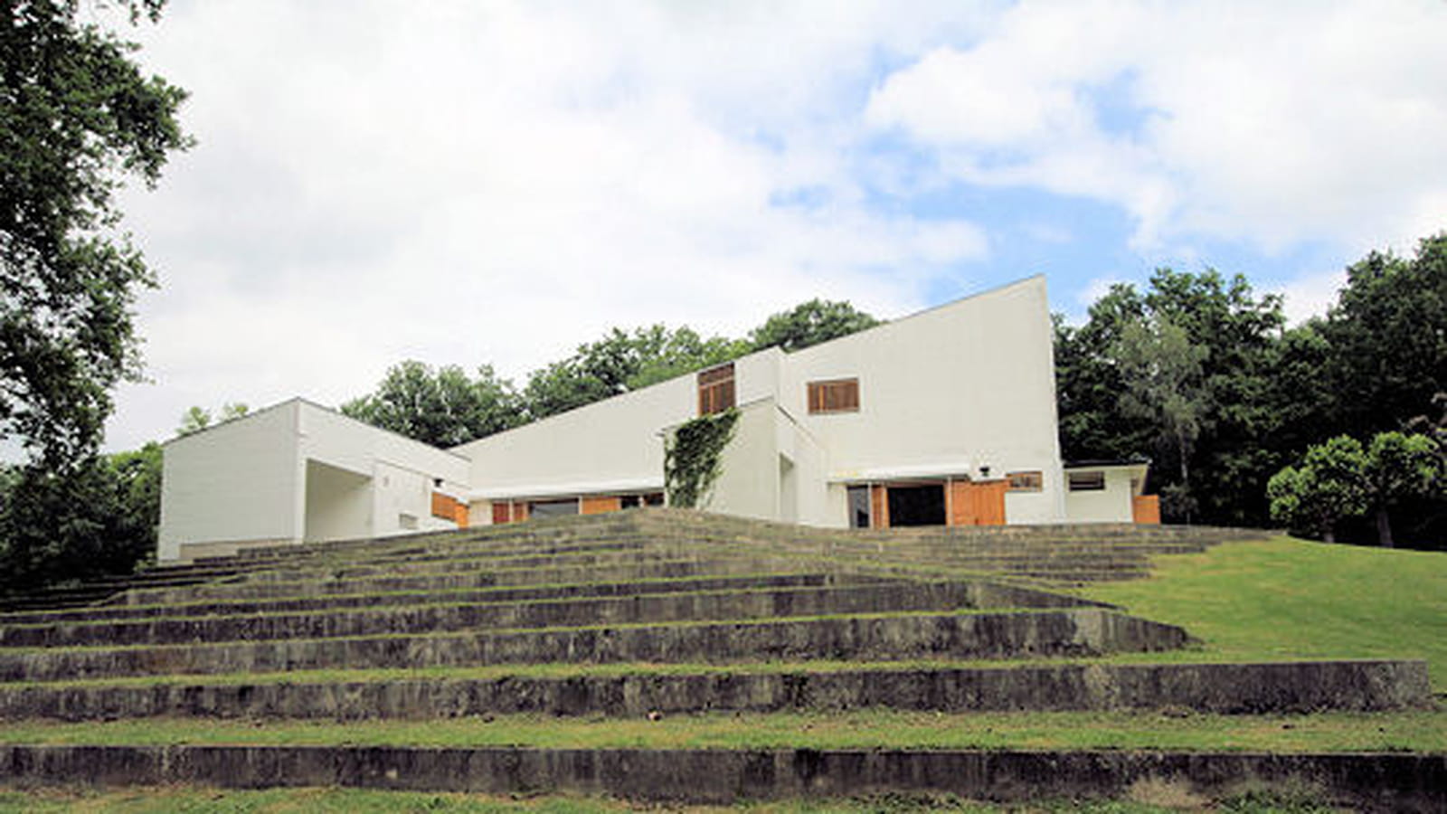 La Maison Louis Carré