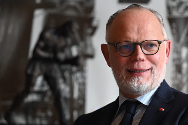 Edouard Philippe métamorphosé : l'ex Premier ministre changé par la maladie PHOTOS