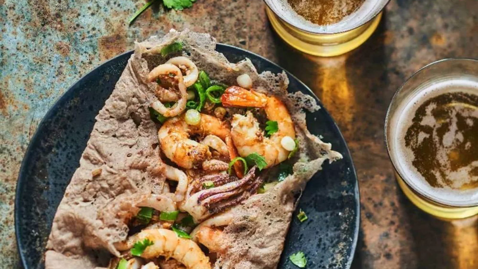 Galettes de sarrasin aux fruits de mer épicés
