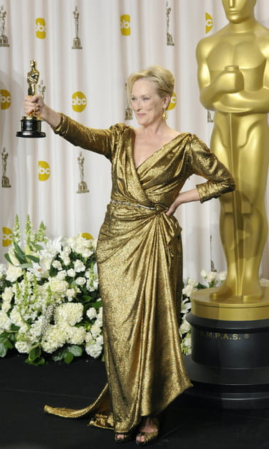Meryl Streep en robe longue métallisée dorée Lanvin
