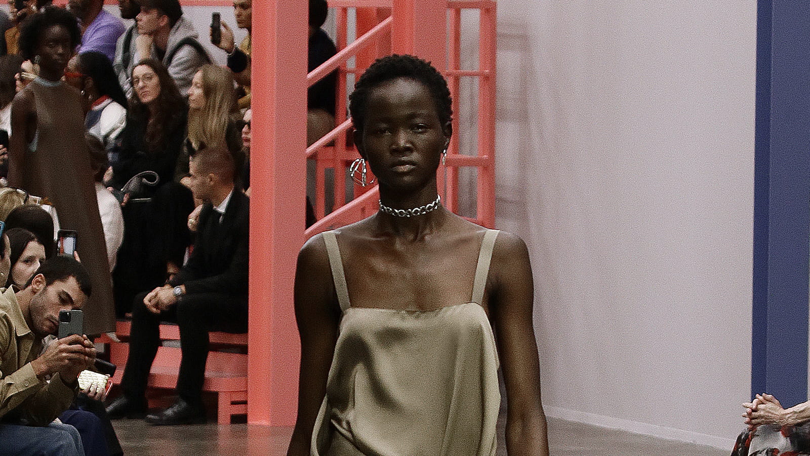 Look 24 