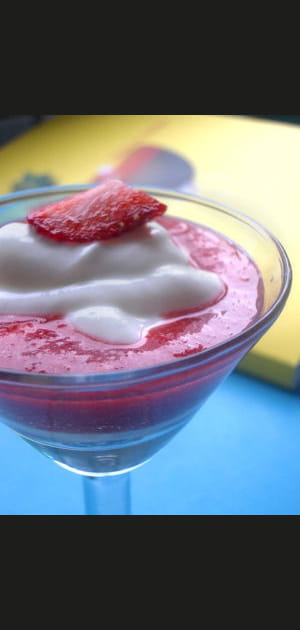 Verrine de fromage blanc au coulis de fraises
