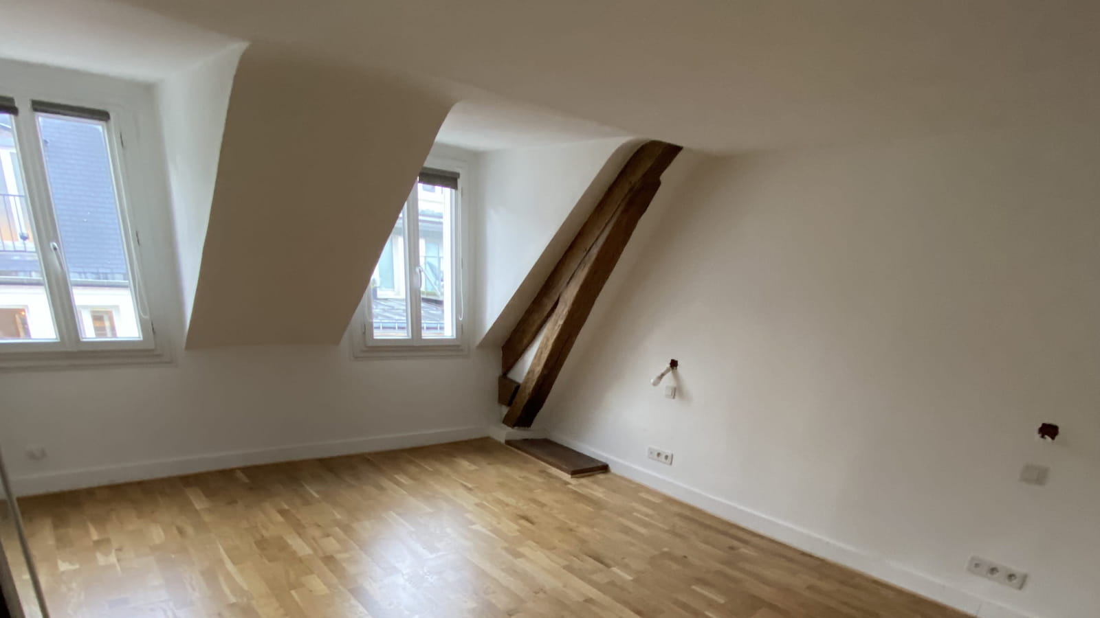 Chambre sous les toits avant