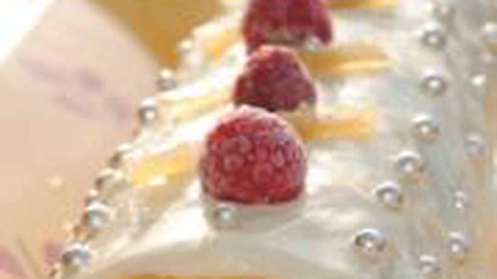 Bûche chocolat blanc fruits rouges