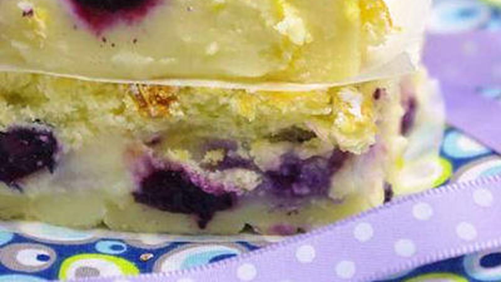 Gâteau magique au citron et myrtilles