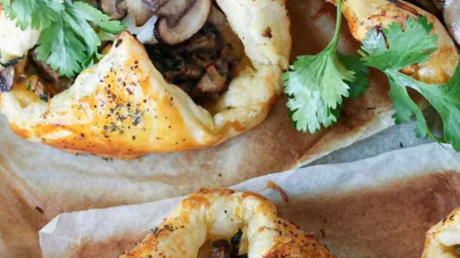 Feuilleté aux champignons et à la coriandre