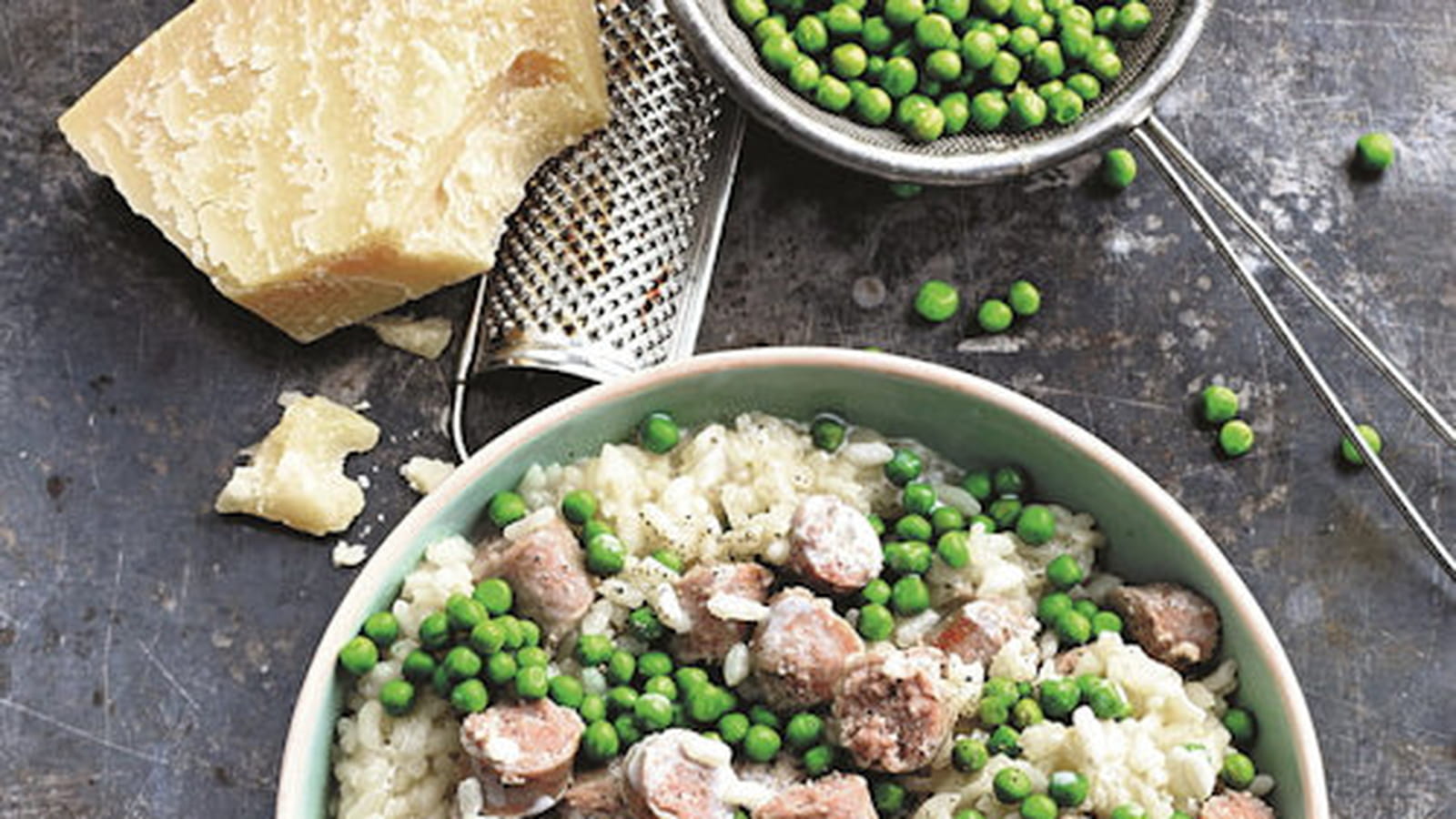 Risotto aux saucisses et aux petits pois