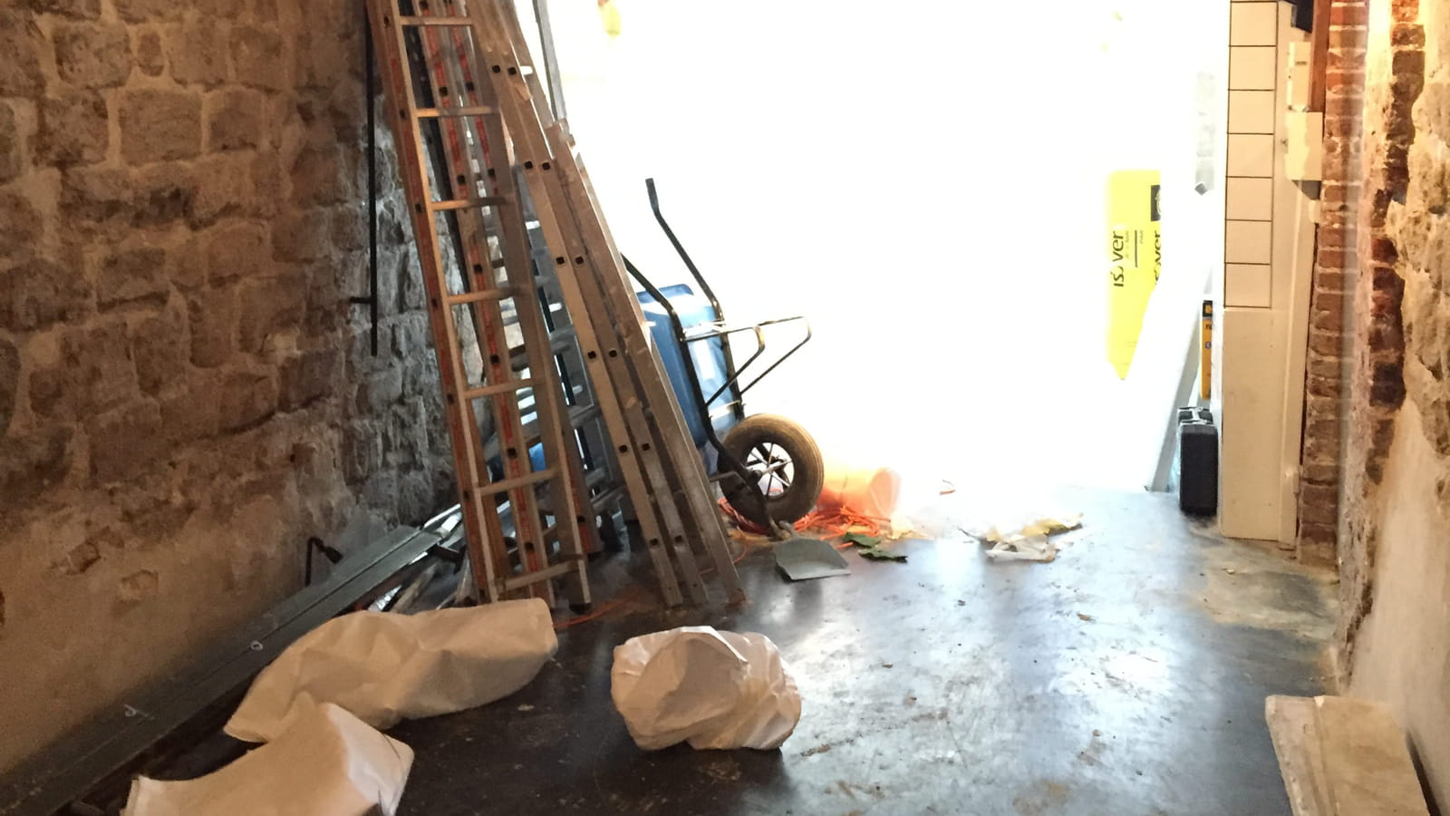 Salle d'attente avant