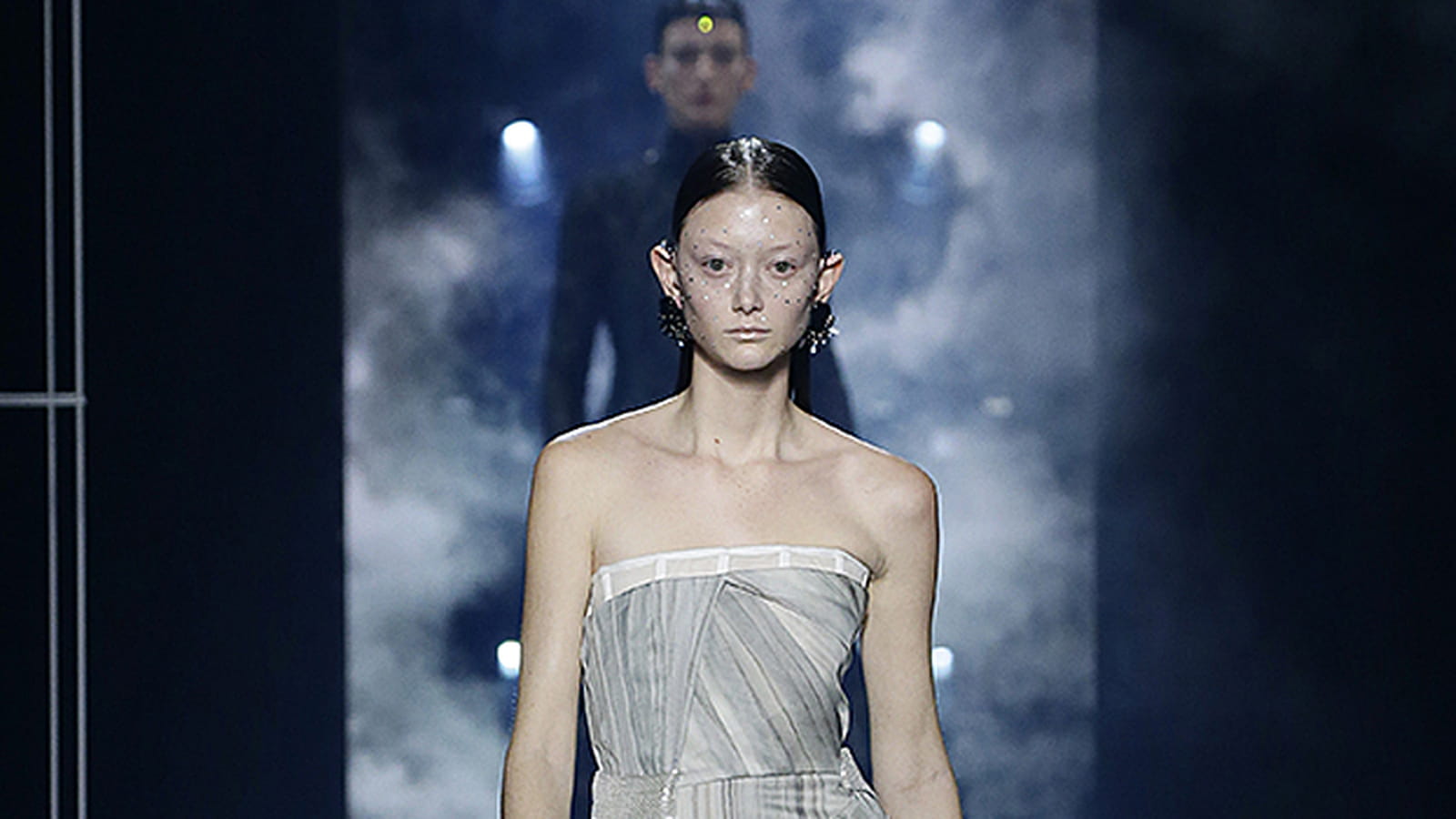 Look 4