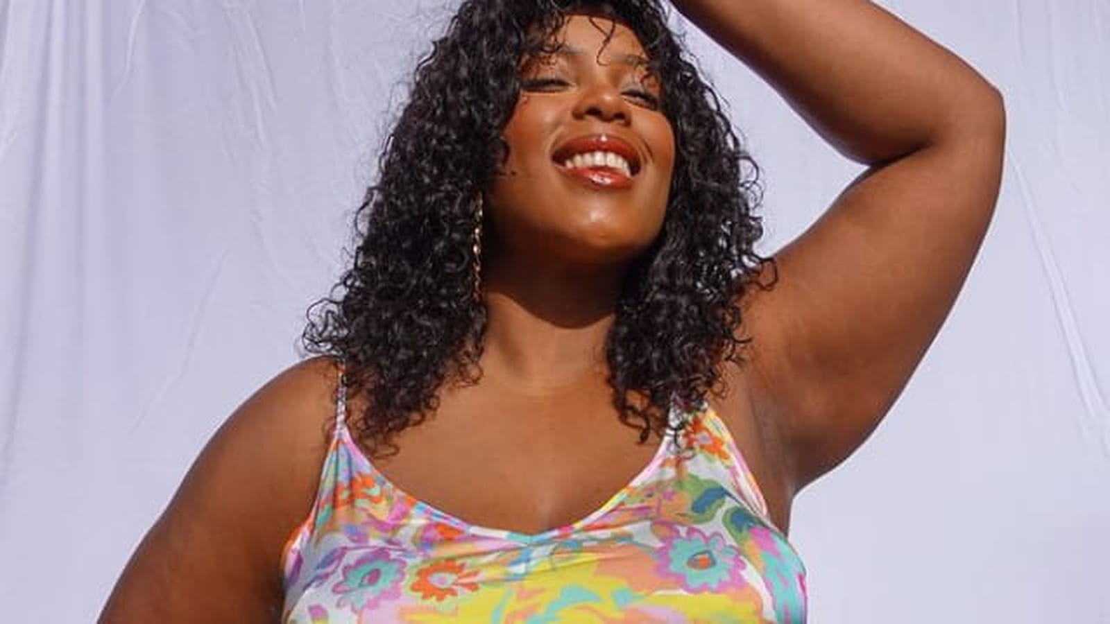 @simonecharles_