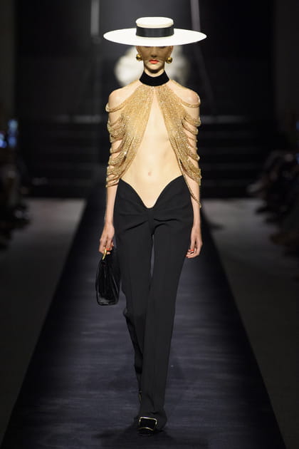 Look 16&nbsp;du d&eacute;fil&eacute; Schiaparelli