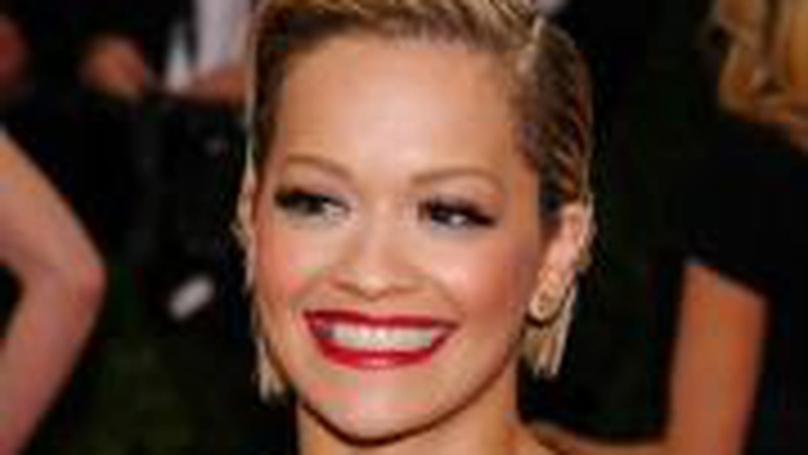 Le carré de Rita Ora