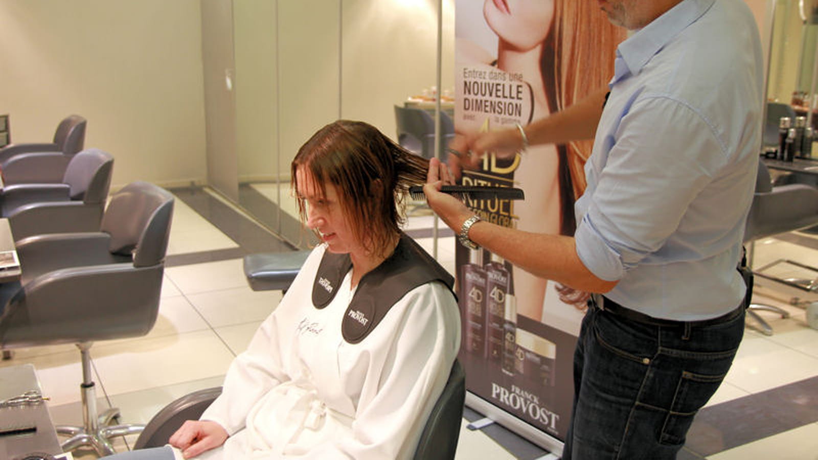 Le nouveau look beauté d'Emilie