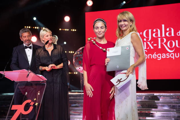 Michel Cymes et Ma&iuml;tena Biraben annoncent les lots