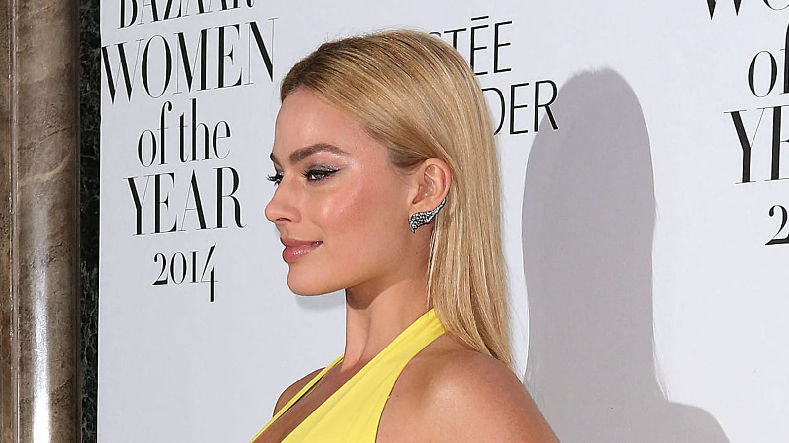 Les cheveux lisses de Margot Robbie