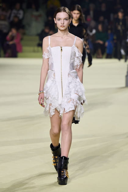 Look 66&nbsp;du d&eacute;fil&eacute; Balmain