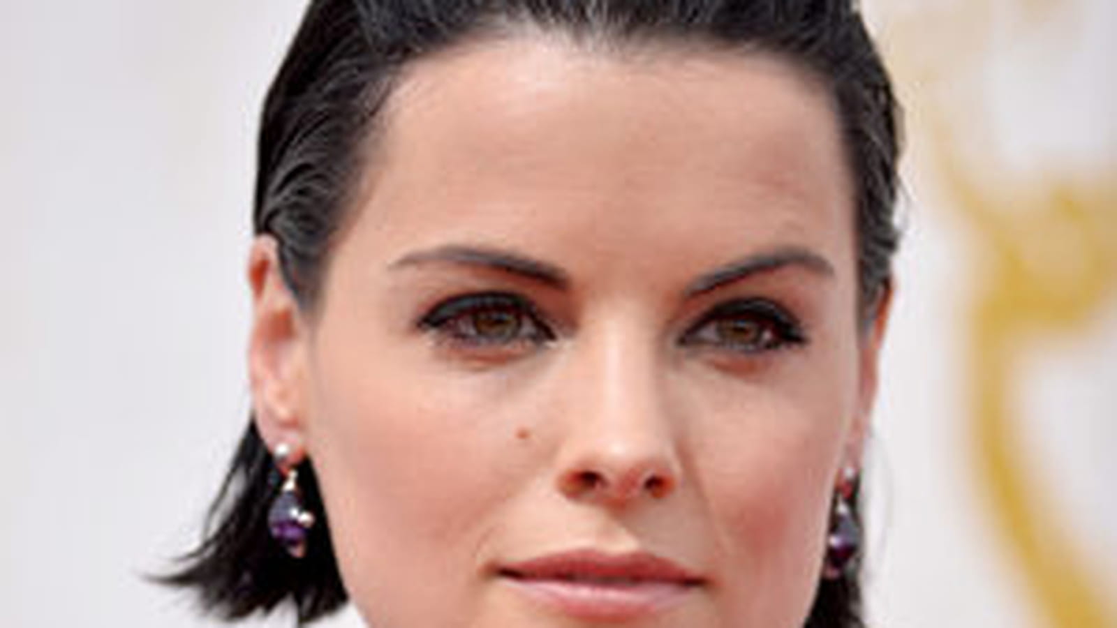 Le carré glowy de Jaime Alexander