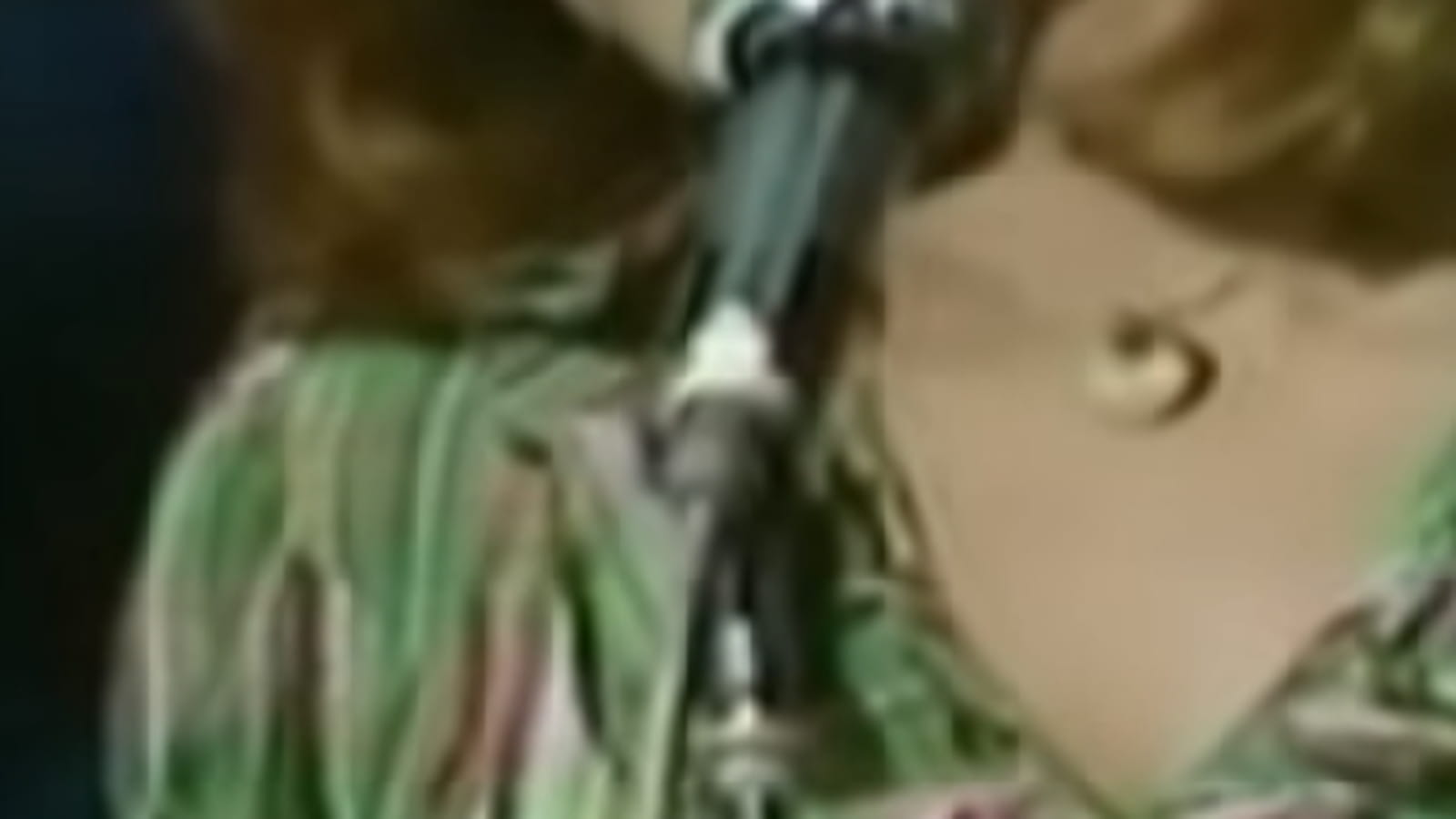 Nicoletta chante Mamy Blue