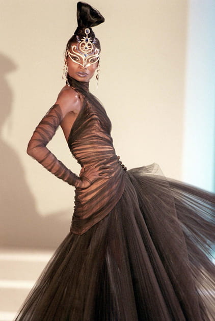 D&eacute;fil&eacute; Thierry Mugler haute couture automne-hiver 1999-2000