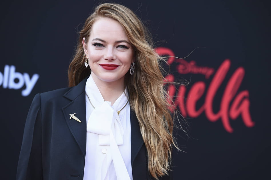 Les cheveux tr&egrave;s long d'Emma Stone