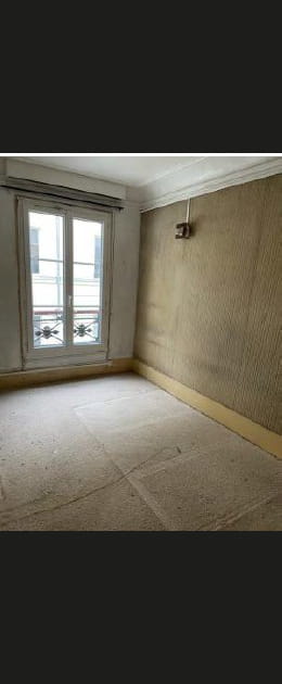 Avant&nbsp;: une petite chambre sombre &agrave; revoir