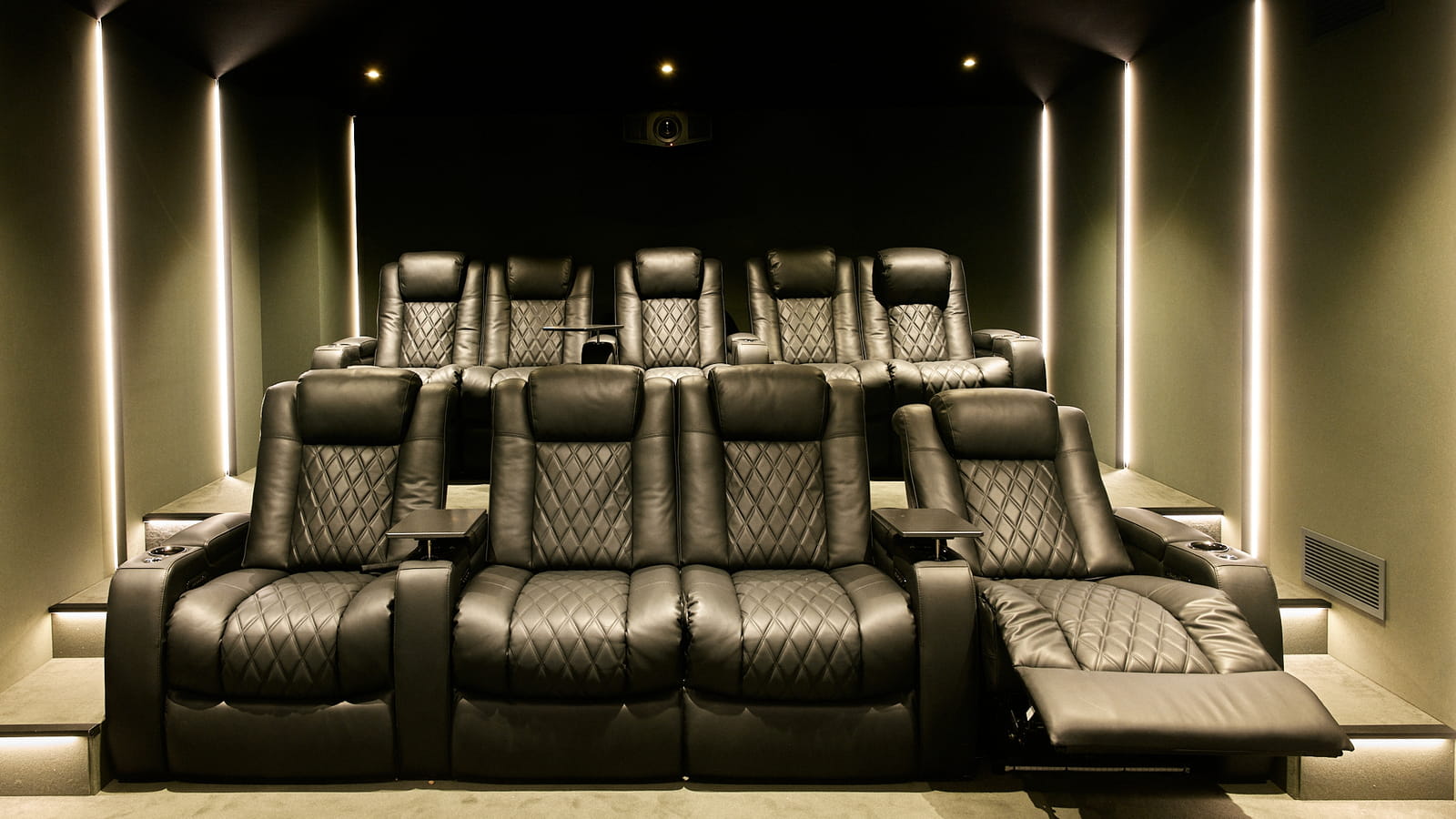 Salle de cinéma sous-sol après