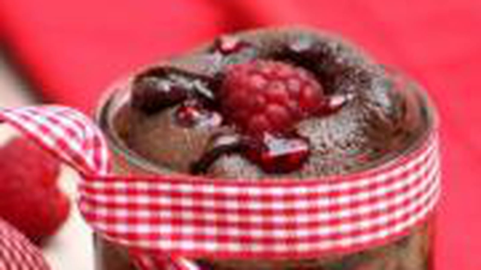 Fondant au chocolat et coeur de framboises