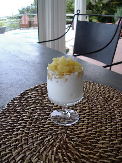 Mousse au fromage blanc et aux pommes caramélisées