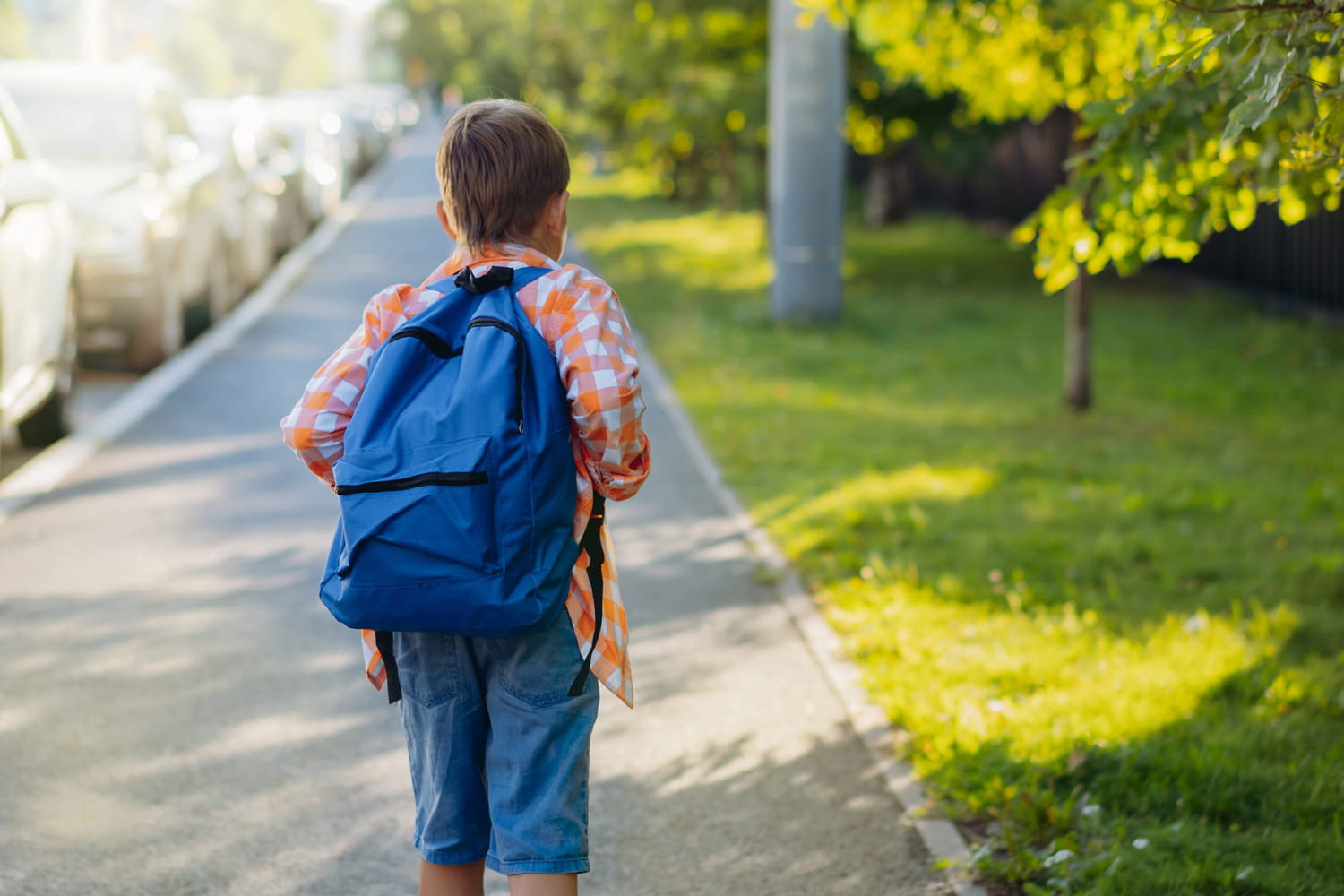 At what age to let your child go alone to school?