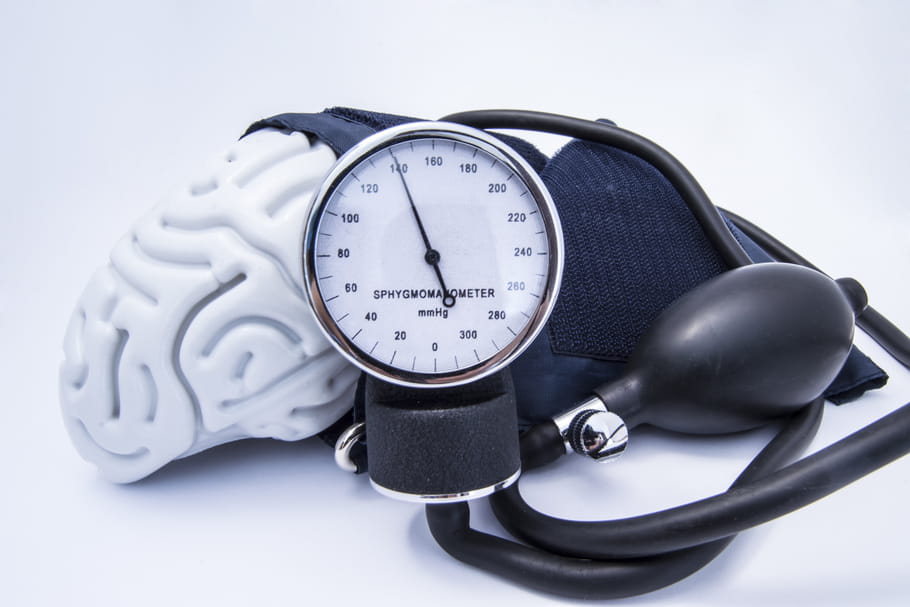 Hypertension intracrânienne : signes, causes, traitements