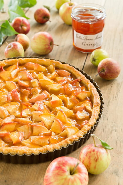 Dessert minceur : tarte aux pommes et &agrave; la gel&eacute;e de coings