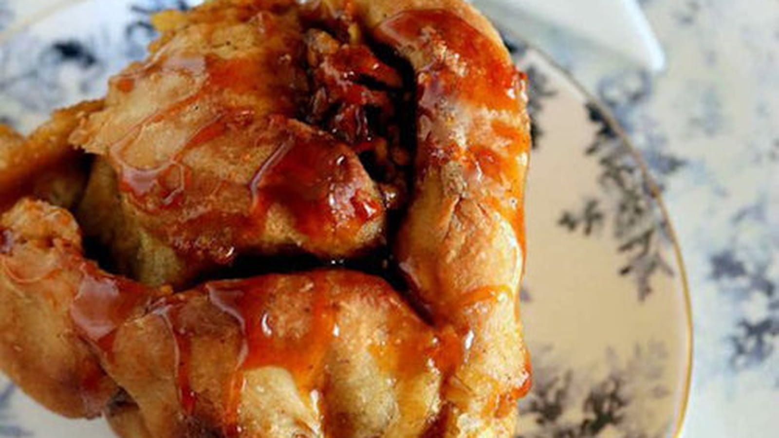 Brioche roulée aux pommes et caramel sans sucre ajouté