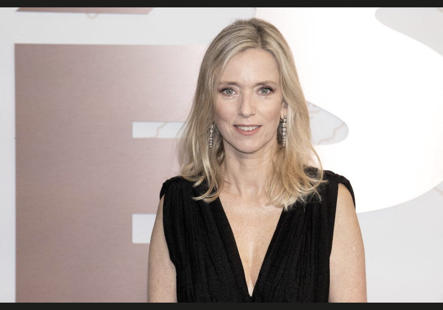 Les cheveux mi-longs de L&eacute;a Drucker