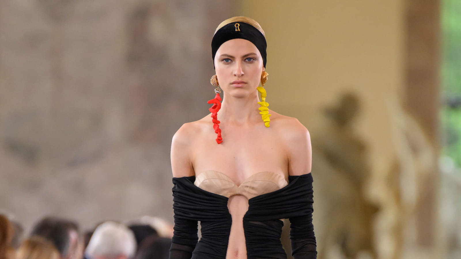 Look 10