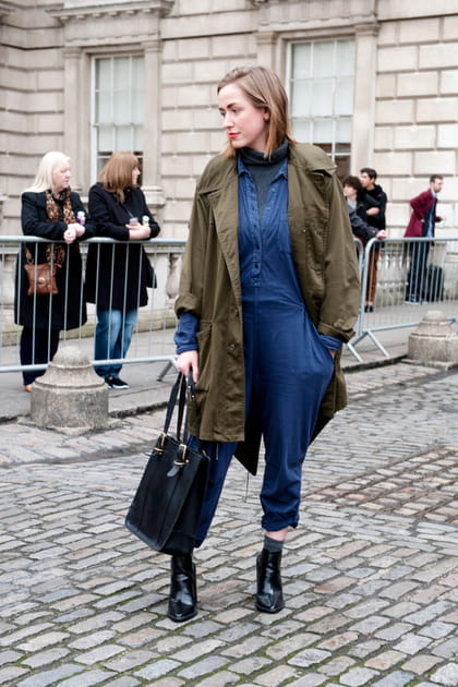 Street style &agrave; Londres : la combinaison en jean bleu
