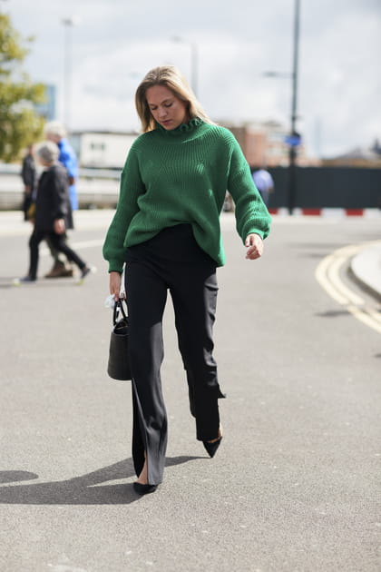 Le pull à collerette