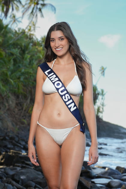 Agathe Toullieu (Miss Limousin) pose en maillot