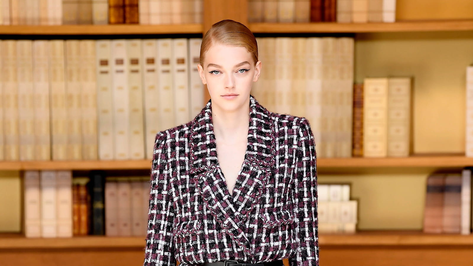 Look 16