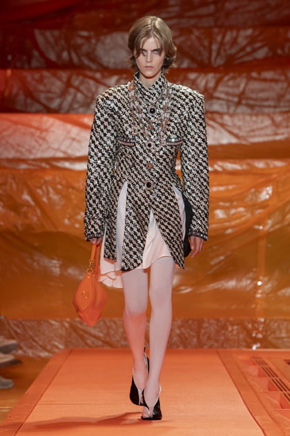 Look 43 du défilé Louis Vuitton printemps-été 2024
