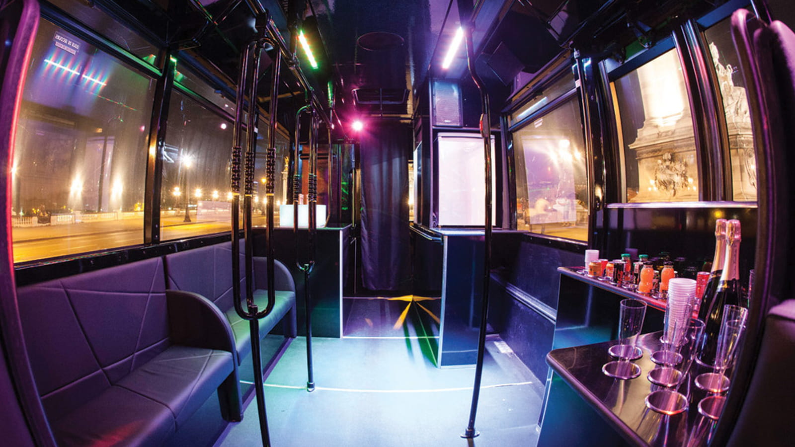 Un bus discothèque à Paris
